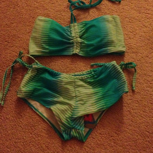Bikini two piece - Picture 1 of 3