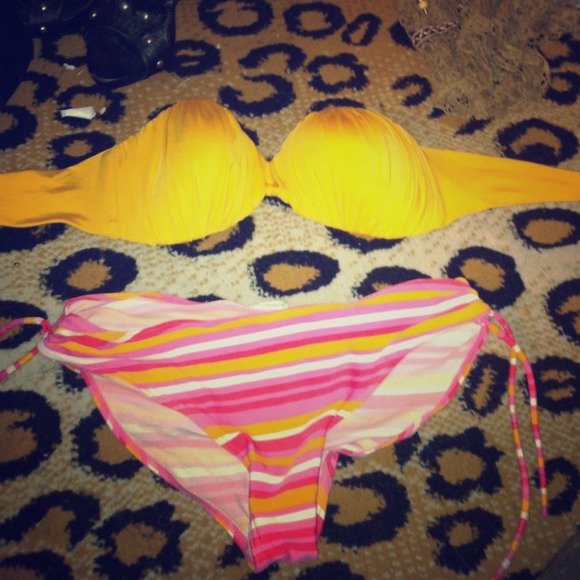 Orange top multi colored bottoms