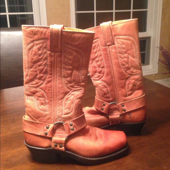 🚫SOLD🚫 Basically new Frye Harness Boots! - Picture 2 of 4