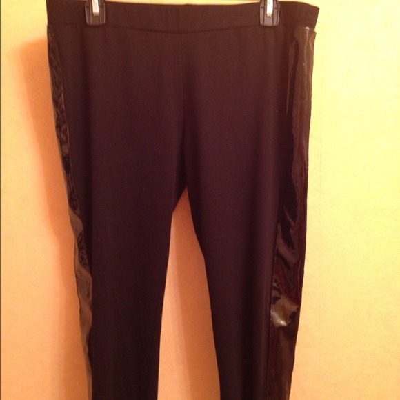 🔴SOLD🔴Black capri leggins
