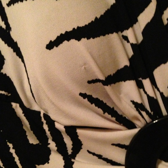 Cache dress - Picture 3 of 3