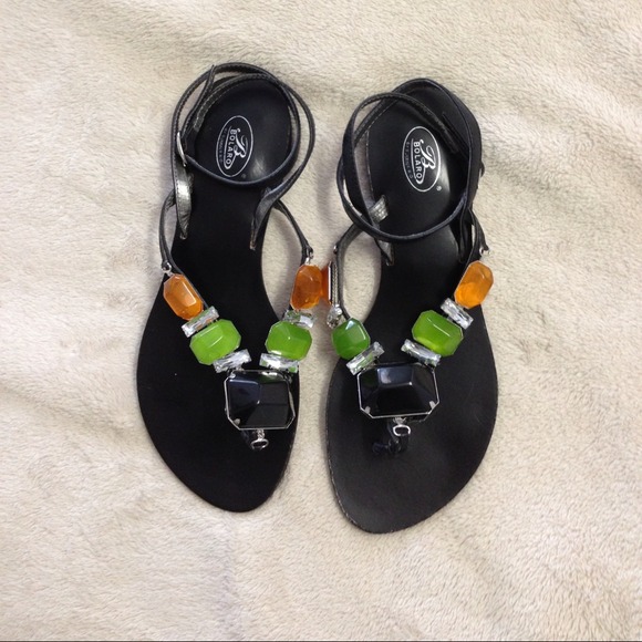 New sandals with jewels