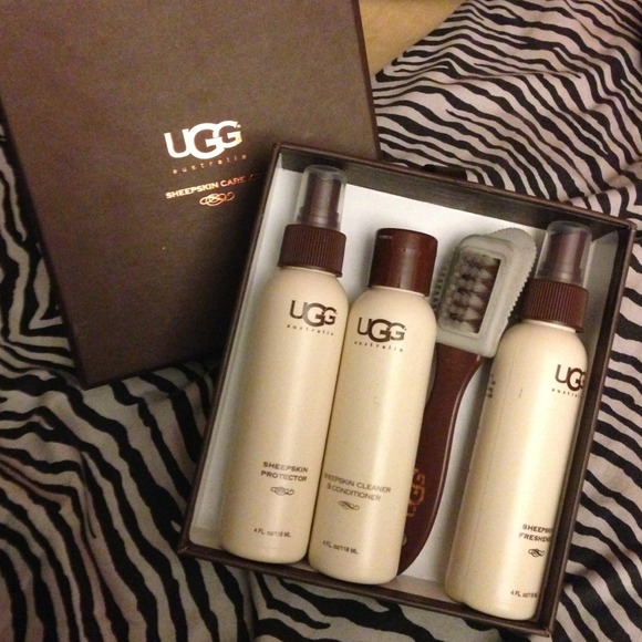 💟SOLD💟 UGG sheepskin care kit