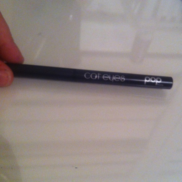 🔴Sold🔴 Pop beauty cat eyes eyeliner for wings