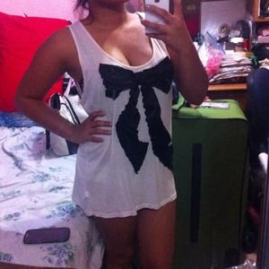 ❌SOLD❌Forever 21 3D Bow Tank