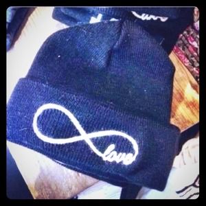 Brandy Melville Infinity Love Beanie
