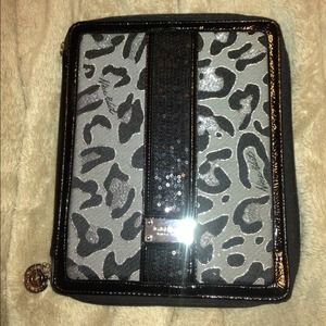 🎀Nine West black, gray and silver iPad case