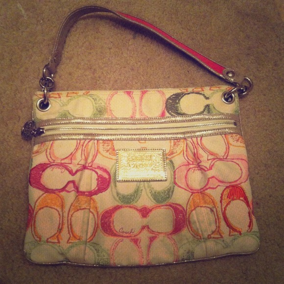 REDUCED! Beautiful Coach "Poppy" handbag!