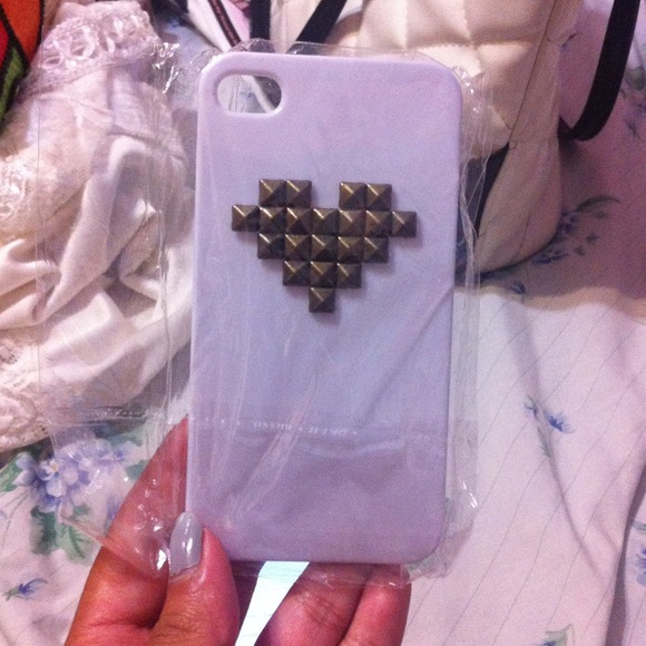 Accessories - ❌SOLD❌Heart Studded IPhone 4/4s Case