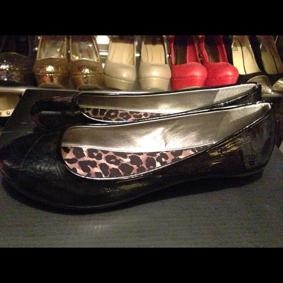 Black patent flats