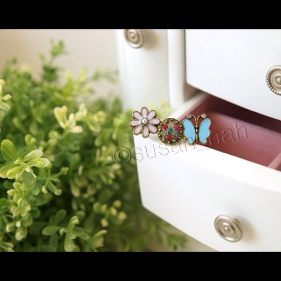 Three adorable rings in one piece - Picture 1 of 2