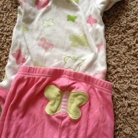 SOLD*Little girls clothes 6-9 months - Picture 2 of 4