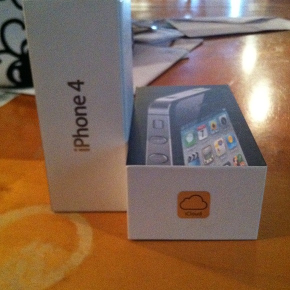 iPhone 4 boxes - Picture 3 of 3
