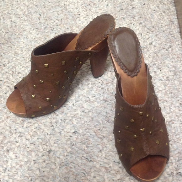 Wooden clog heel