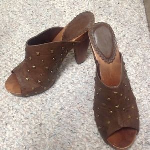 Wooden clog heel