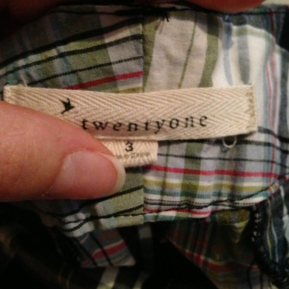 Plaid shorts - Picture 3 of 3