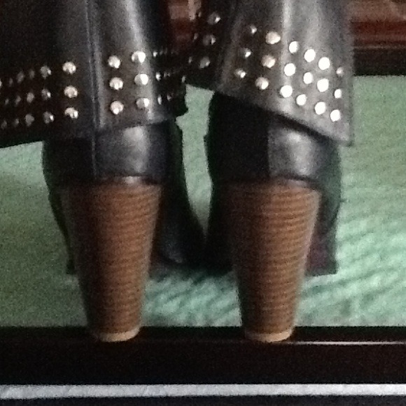 SOLD - Picture 3 of 4