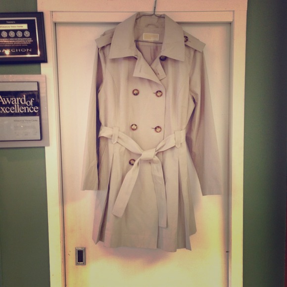 Reduced !! MICHAEL KORS RAINCOAT ☔☔ ❤️❤️❤️
