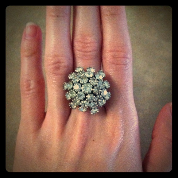 Jewelry - Can u say GLAMOR!! Rhinestone cocktail ring!