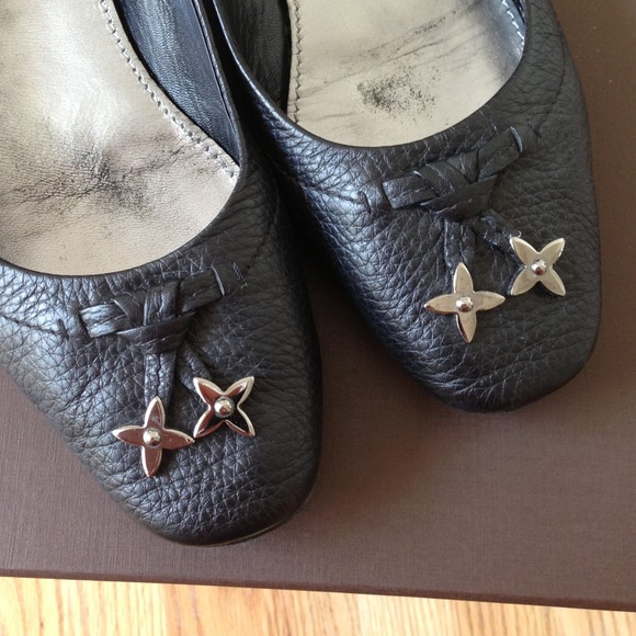 Louis Vuitton Charmed Flats LIMITED EDITION - Picture 2 of 4