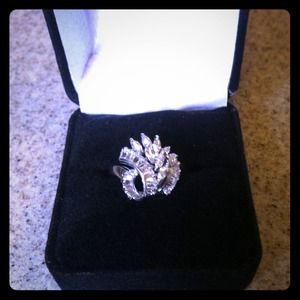 ✨SOLD✨10K White Gold & Real Diamonds! Over 1/2Ct