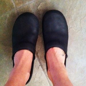 Black Dansko clogs size 39