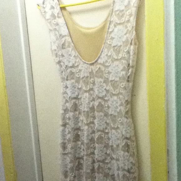 White floral dress - Picture 2 of 3