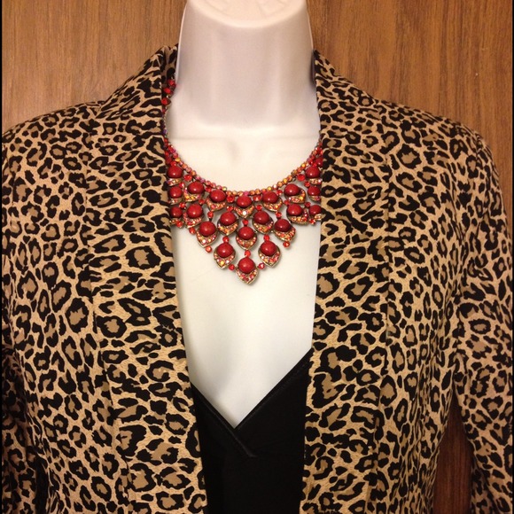 Exquisite neck piece - Picture 3 of 4