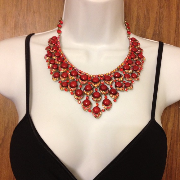 Exquisite neck piece - Picture 4 of 4