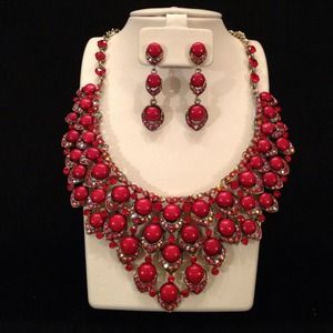 Exquisite neck piece