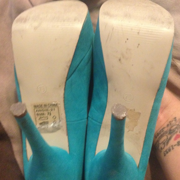 Turquoise Round Toe Platform - Picture 2 of 4