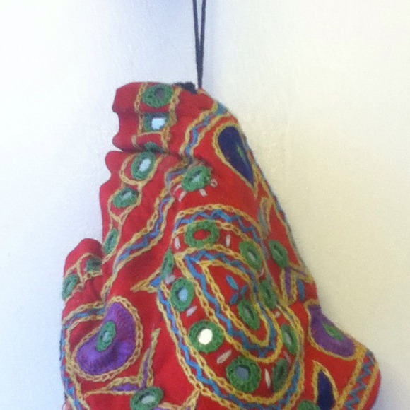 Colorful Sequenced Handbag - Picture 2 of 2