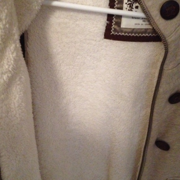 Fuzzy vest - Picture 2 of 2