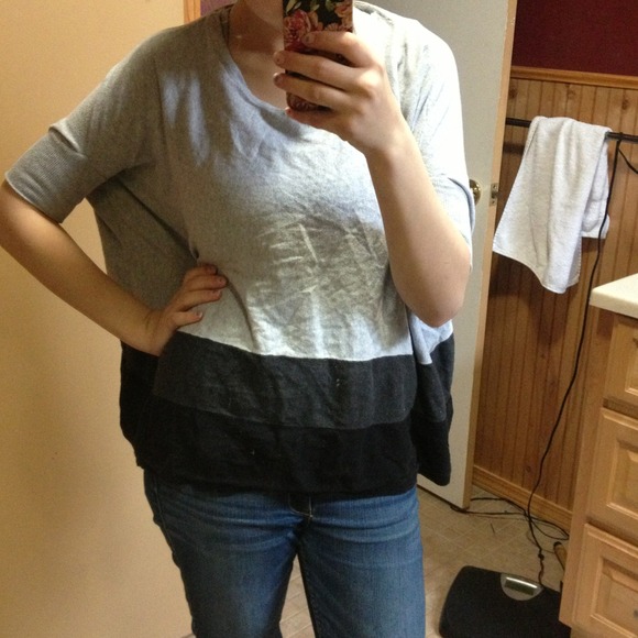 Grey color block sweater - Picture 1 of 3