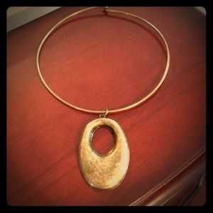 Bronze choker with pendant