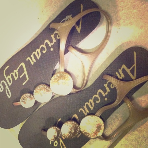 American eagle sandals