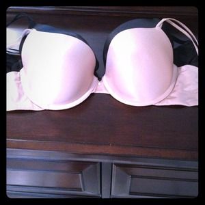 3 Victoria secret very sexy bras! 36D