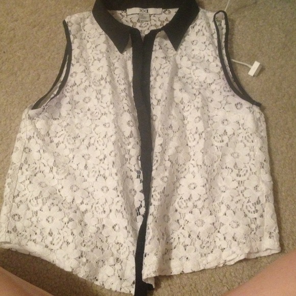 Reserved👍 21 Peter Pan collar lace tank