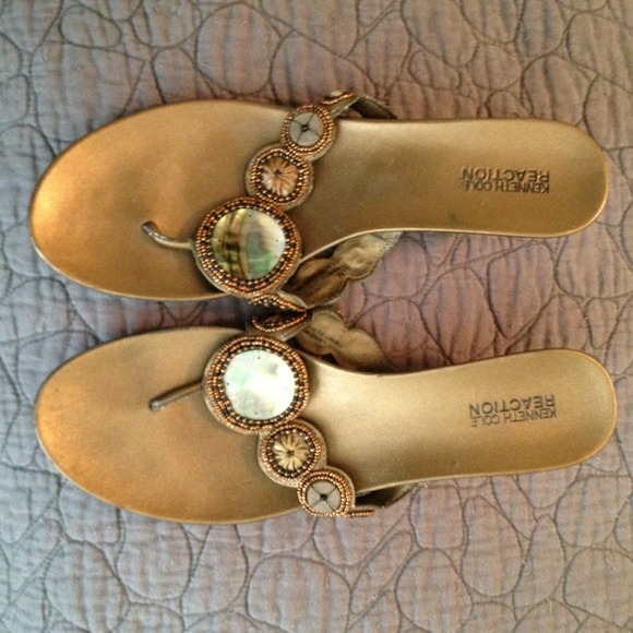 **TRADED** Abalone shell heeled thong sandals