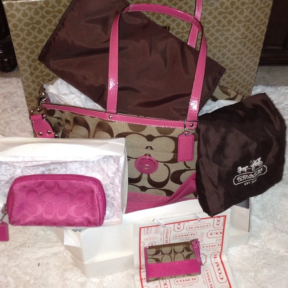 @@@SOLD@@@Authentic Coach Diaper Bag Coin Make