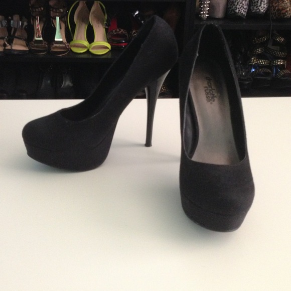 **🚫SOLD***Charlotte Russe black pumps