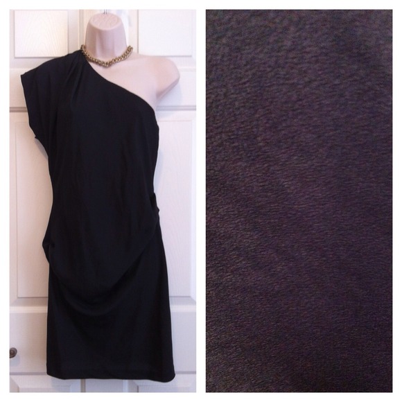 ❗SOLD IN BUNDLE❗Black One Shoulder Dress
