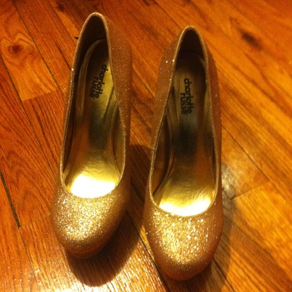 Gold Pumps - Picture 2 of 3