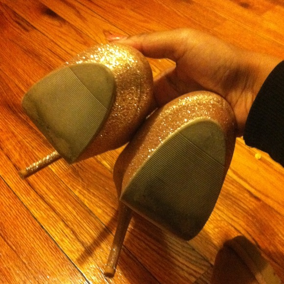 Gold Pumps - Picture 3 of 3