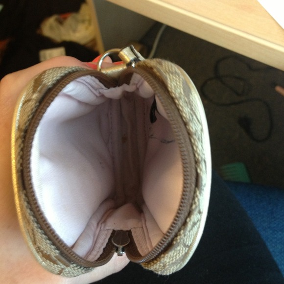 🔴SOLD🔴 Authentic COACH camera case! - Picture 3 of 4