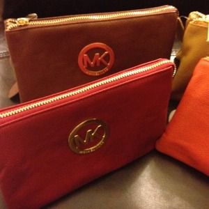 MK cross body handbag. Have them in many colors.