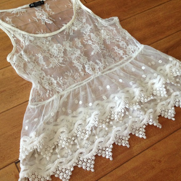 *SOLD* White Lace Crochet Floral Tunic Tank Top - Picture 2 of 2