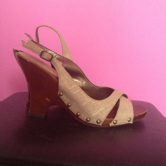 ***REDUCED***Brown sling back wedges