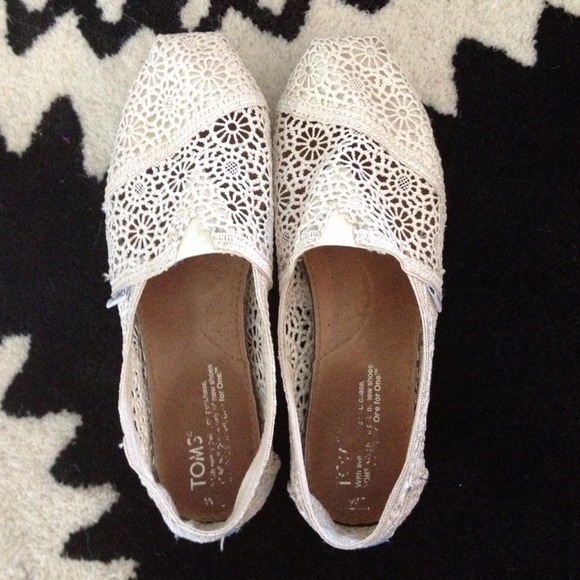 TOMS crochet classics