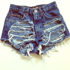 High wasted vintage denim shorts
